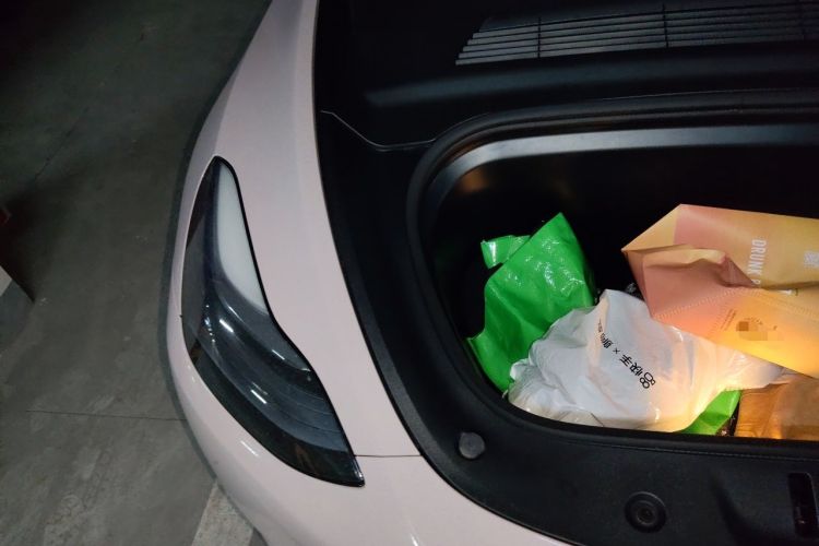 Used Tesla Model Y 2024 Rear-Wheel-Drive Version Engine Bay Right