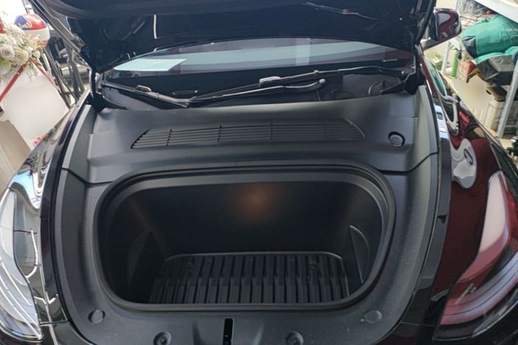 Used Tesla Model Y 2024 Rear-Wheel-Drive Version Engine Bay