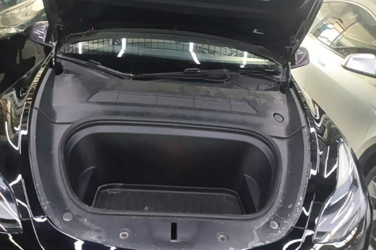 Used Tesla Model Y 2024 Rear-Wheel-Drive Version Engine Bay