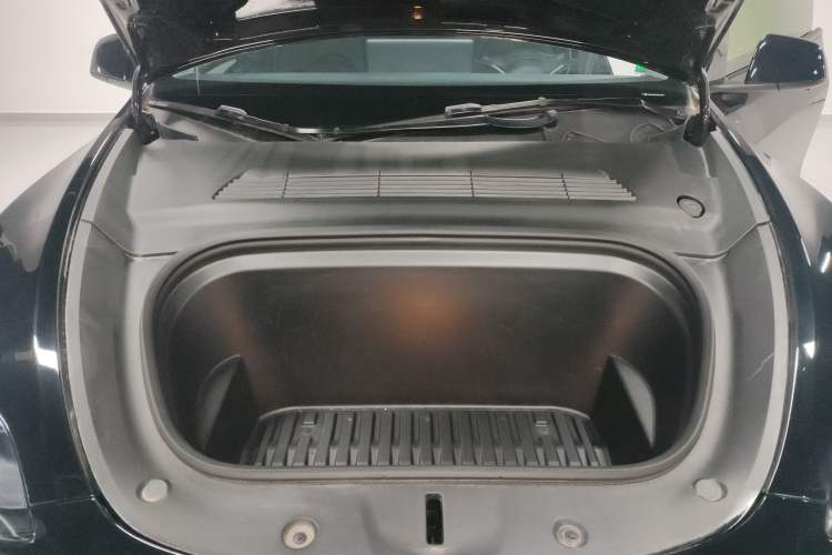 Used Tesla Model Y 2024 Rear-Wheel-Drive Version Engine Bay