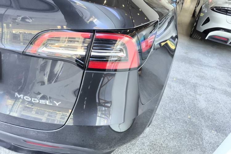 Used Tesla Model Y 2024 Rear-Wheel-Drive Version Exterior 2