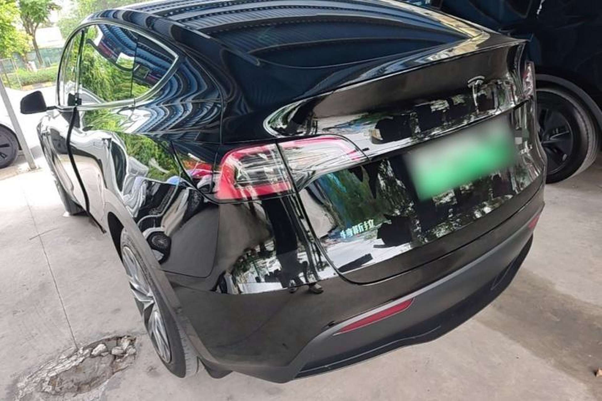 Used Tesla Model Y 2024 Rear-Wheel-Drive Version Exterior 2