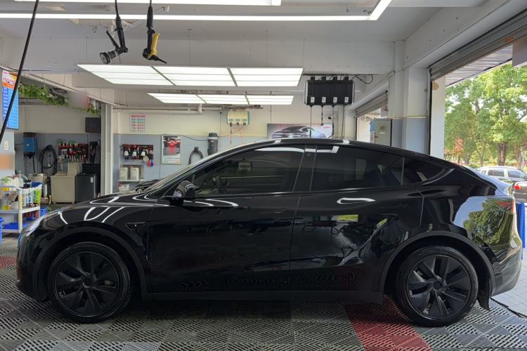 Used Tesla Model Y 2024 Rear-Wheel-Drive Version Exterior 2