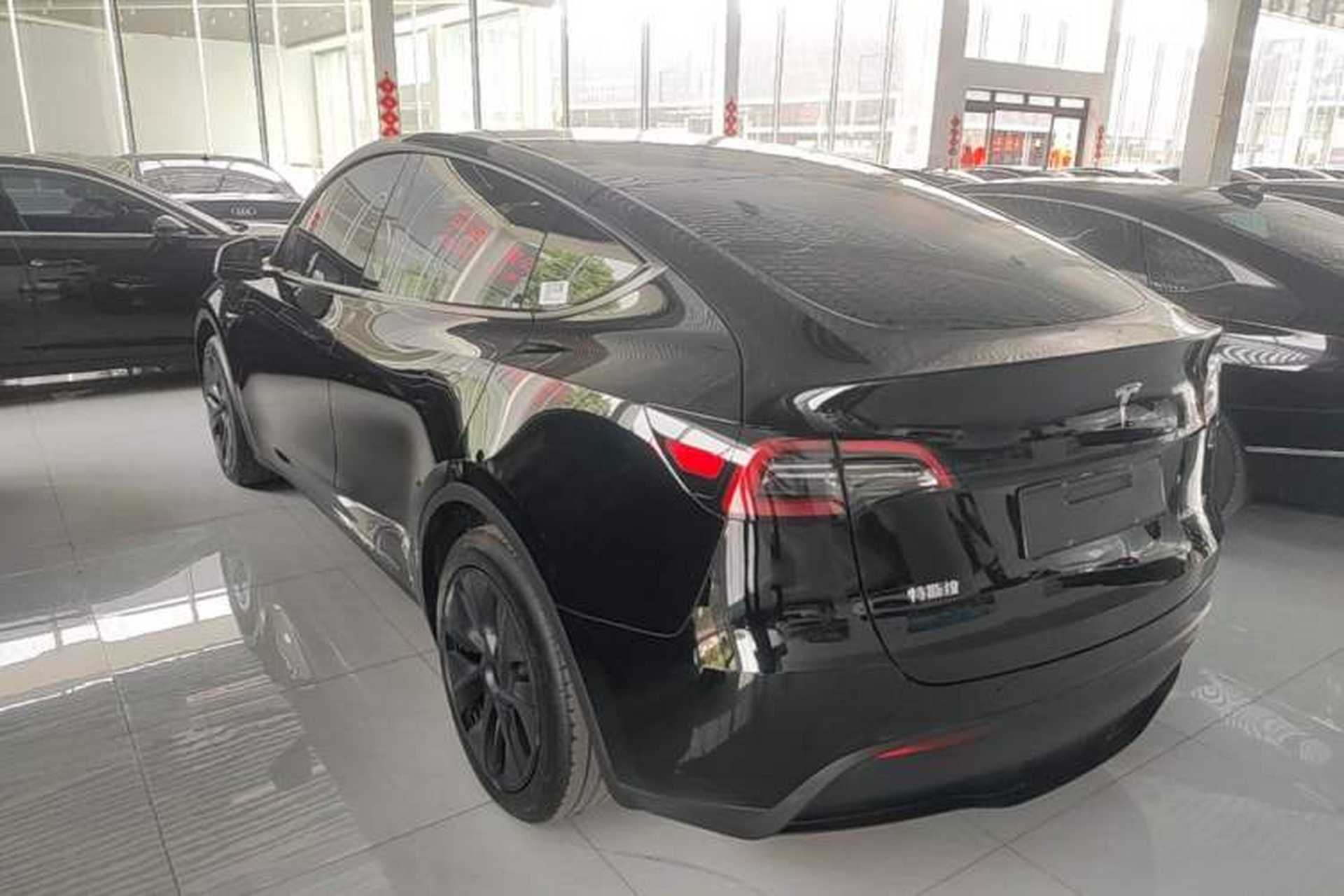 Used Tesla Model Y 2024 Rear-Wheel-Drive Version Exterior 2