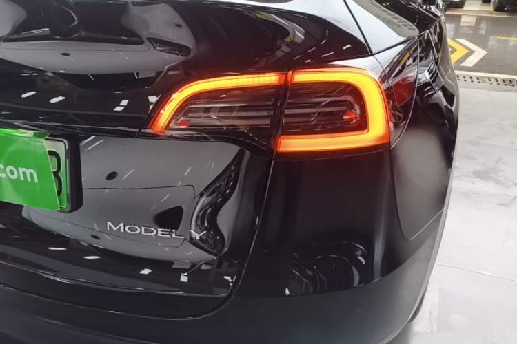 Used Tesla Model Y 2024 Rear-Wheel-Drive Version Exterior 3