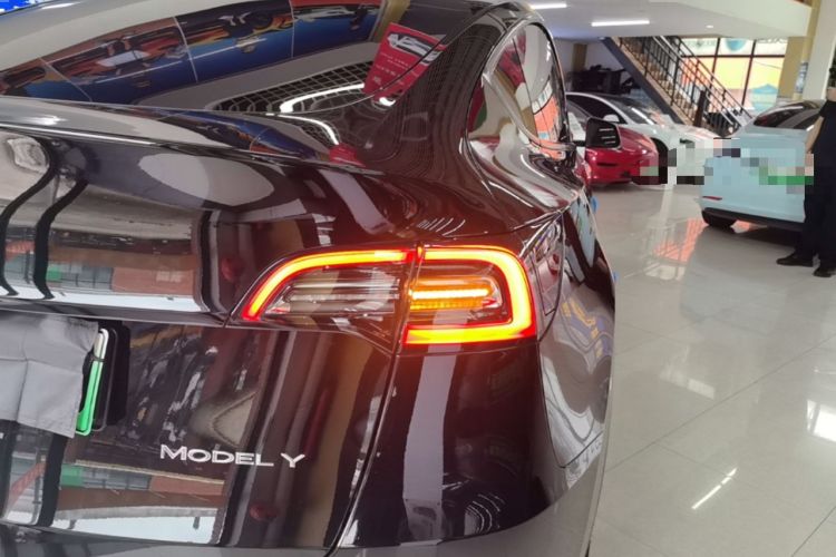 Used Tesla Model Y 2024 Rear-Wheel-Drive Version Exterior 3
