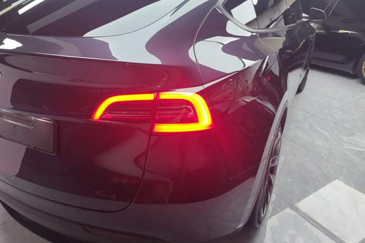 Used Tesla Model Y 2024 Rear-Wheel-Drive Version Exterior 3