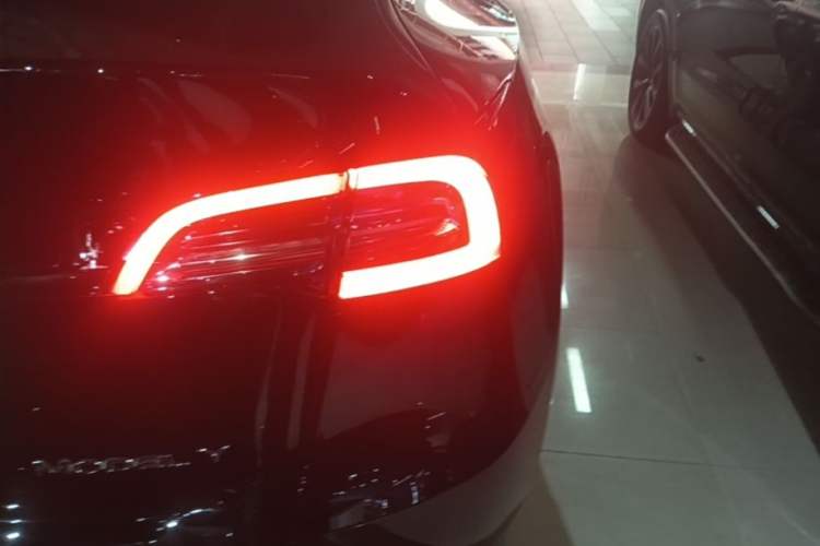 Used Tesla Model Y 2024 Rear-Wheel-Drive Version Exterior 3