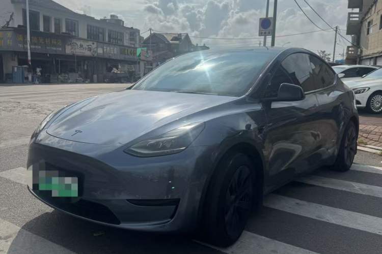 Used Tesla Model Y 2024 Rear-Wheel-Drive Version Exterior 3