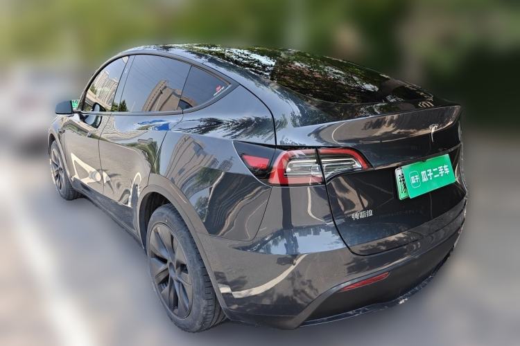 Used Tesla Model Y 2024 Long-Range All-Wheel-Drive Version Exterior 3