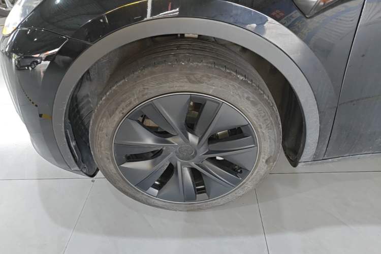 Used Tesla Model Y 2024 Rear-Wheel-Drive Version Exterior 4