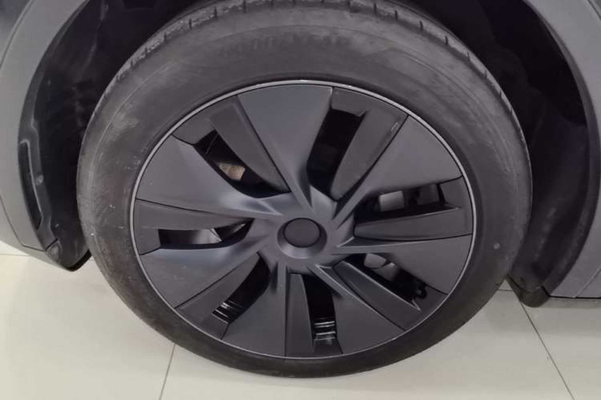 Used Tesla Model Y 2024 Rear-Wheel-Drive Version Exterior 4