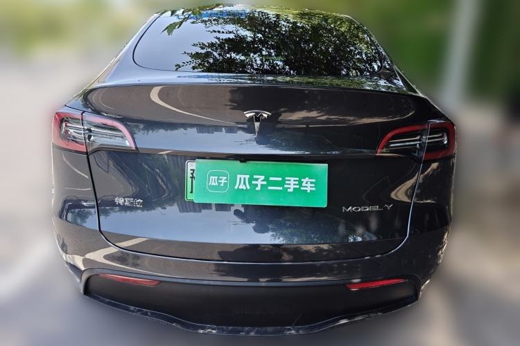 Used Tesla Model Y 2024 Long-Range All-Wheel-Drive Version Exterior 4