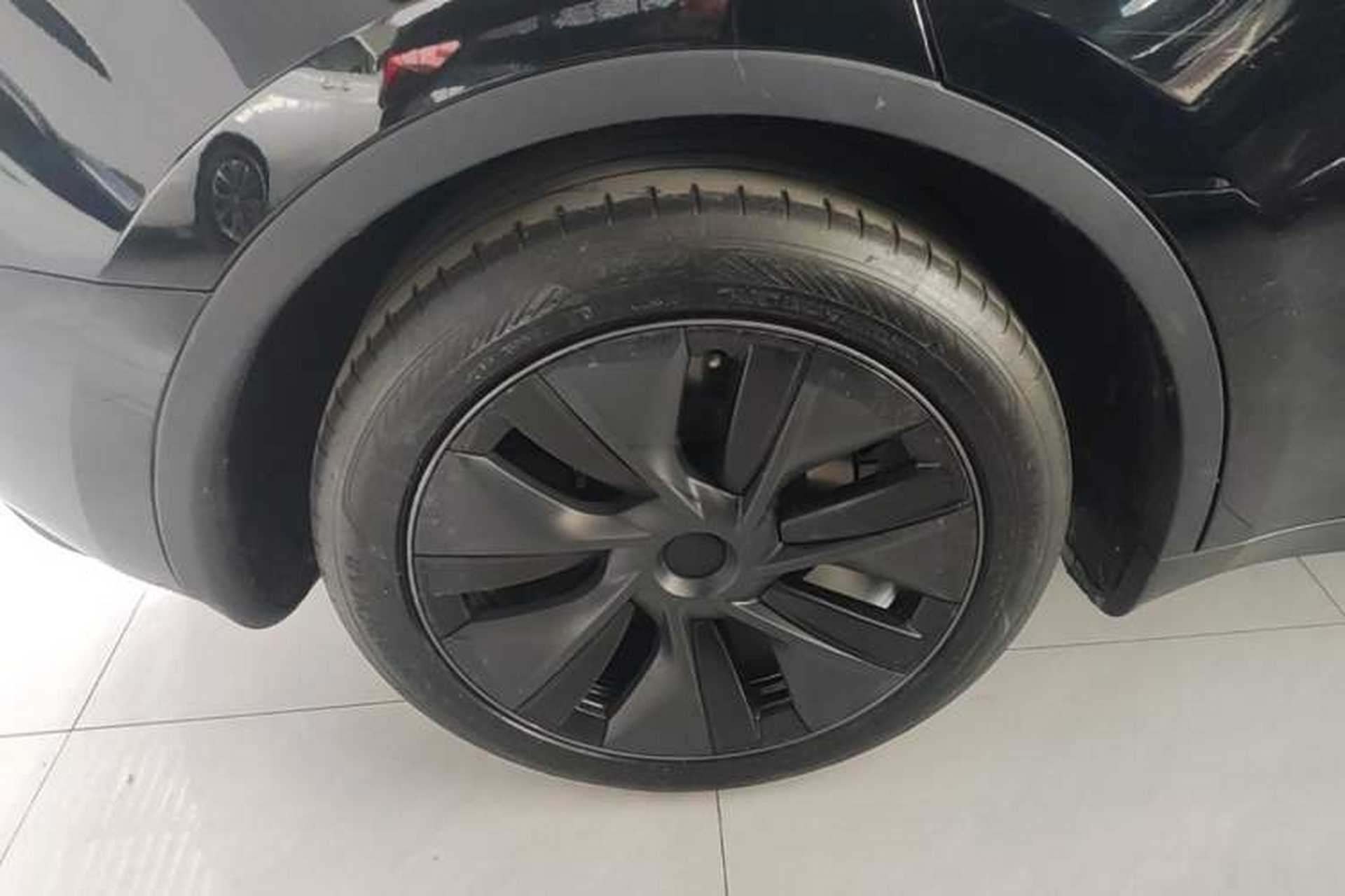 Used Tesla Model Y 2024 Rear-Wheel-Drive Version Exterior 5