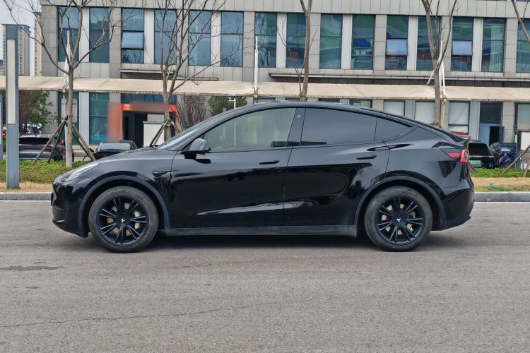 Used Tesla Model Y 2024 Rear-Wheel-Drive Version Exterior 8