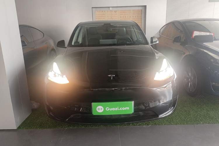 Used Tesla Model Y 2024 Rear-Wheel-Drive Version Front