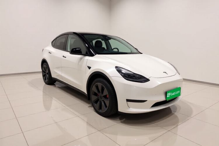 Used Tesla Model Y 2024 Rear-Wheel-Drive Version Front Right 45 Deg