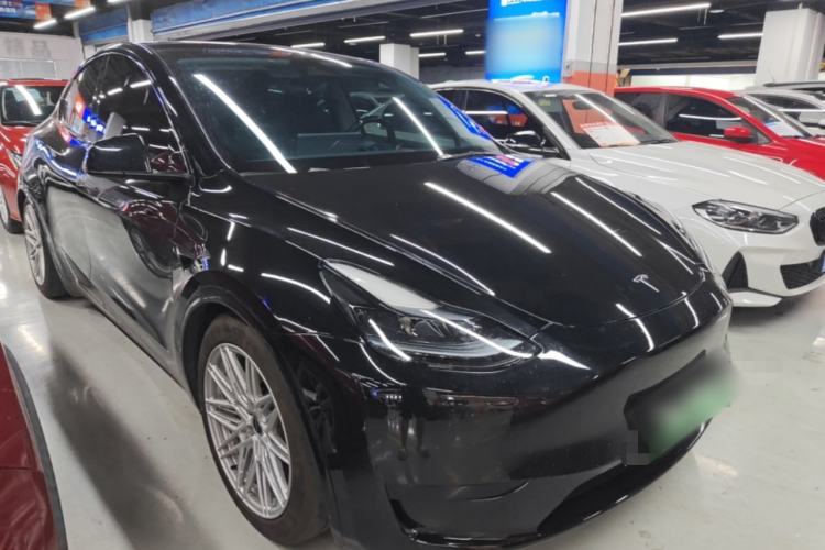 Used Tesla Model Y 2024 Rear-Wheel-Drive Version Front Right 45 Deg