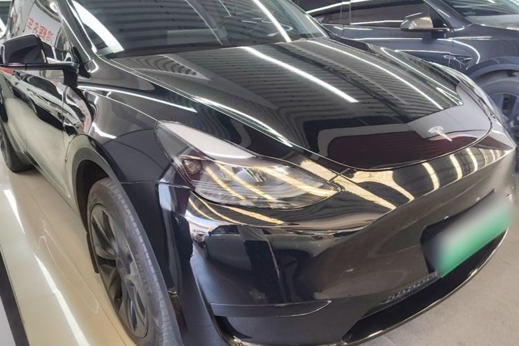 Used Tesla Model Y 2024 Rear-Wheel-Drive Version Front Right 45 Deg