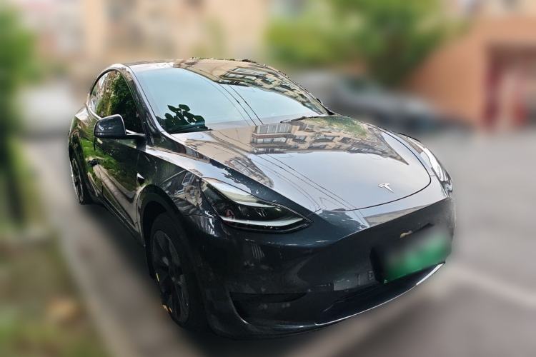 Used Tesla Model Y 2024 Rear-Wheel-Drive Version Front Right 45 Deg