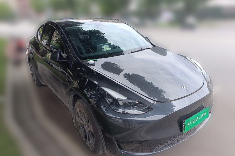 Used Tesla Model Y 2024 Rear-Wheel-Drive Version Front Right 45 Deg