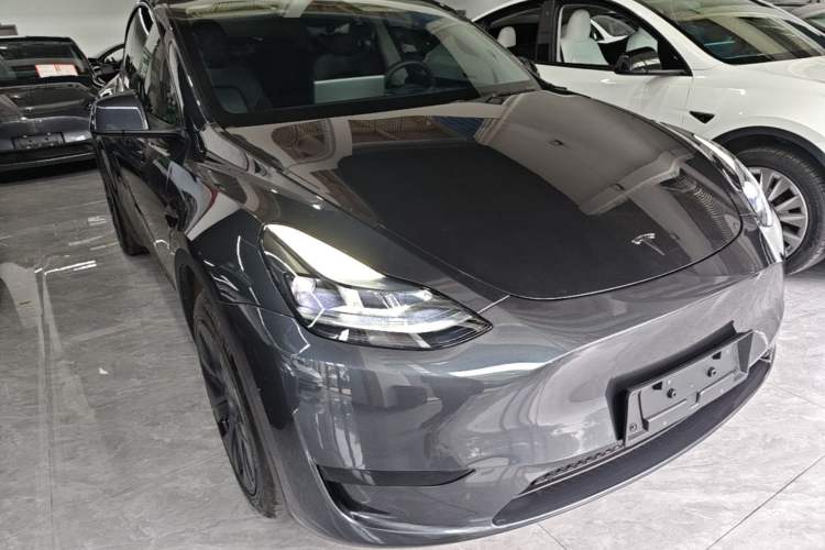 Used Tesla Model Y 2024 Rear-Wheel-Drive Version Front Right 45 Deg