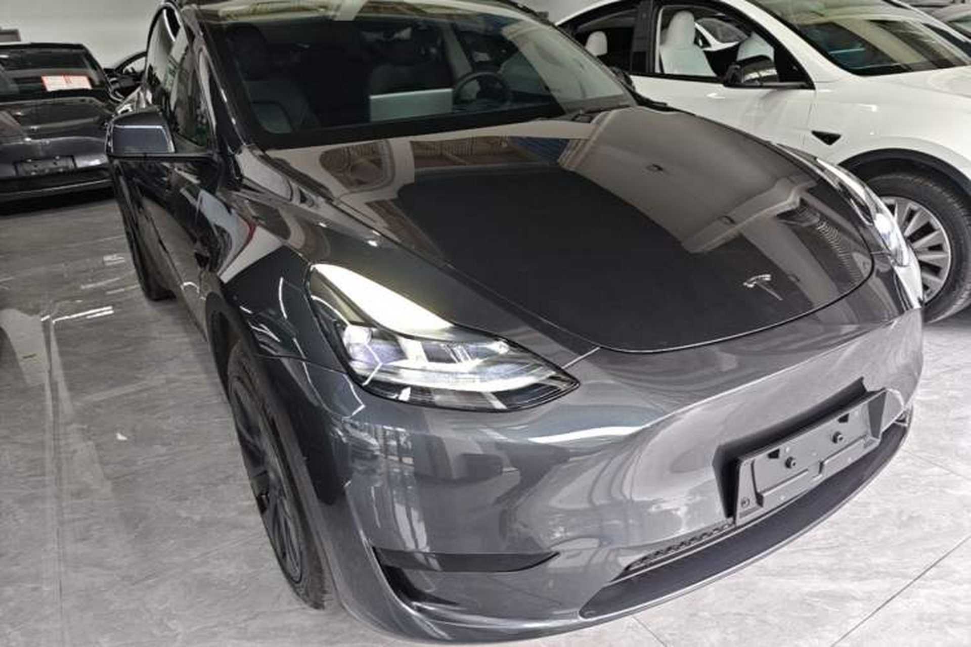 Used Tesla Model Y 2024 Rear-Wheel-Drive Version Front Right 45 Deg