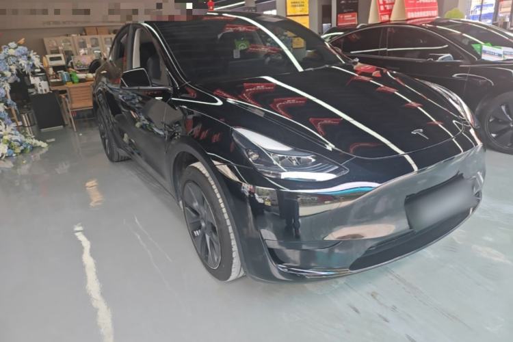 Used Tesla Model Y 2024 Rear-Wheel-Drive Version Front Right 45 Deg
