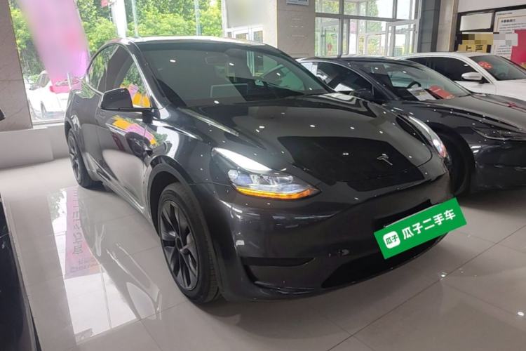 Used Tesla Model Y 2024 Rear-Wheel-Drive Version Front Right 45 Deg