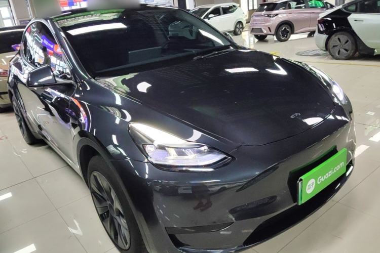 Used Tesla Model Y 2024 Rear-Wheel-Drive Version Front Right 45 Deg