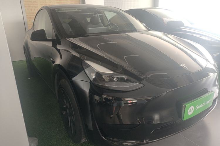 Used Tesla Model Y 2024 Rear-Wheel-Drive Version Front Right 45 Deg