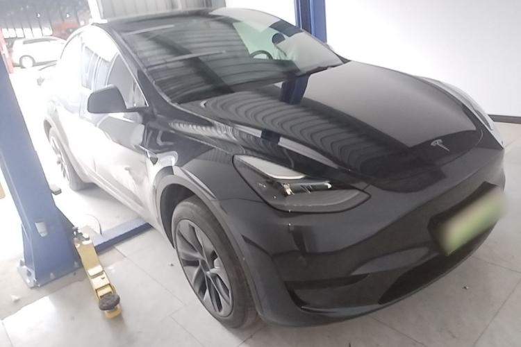 Used Tesla Model Y 2024 Rear-Wheel-Drive Version Front Right 45 Deg