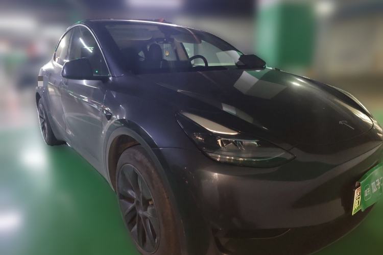 Used Tesla Model Y 2024 Rear-Wheel-Drive Version Front Right 45 Deg