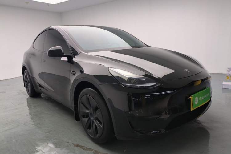 Used Tesla Model Y 2024 Rear-Wheel-Drive Version Front Right 45 Deg