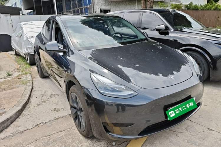Used Tesla Model Y 2024 Rear-Wheel-Drive Version Front Right 45 Deg