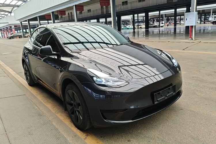 Used Tesla Model Y 2024 Rear-Wheel-Drive Version Front Right 45 Deg