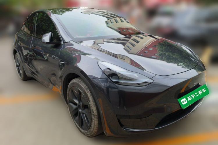 Used Tesla Model Y 2024 Rear-Wheel-Drive Version Front Right 45 Deg