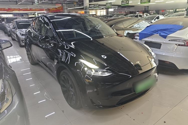 Used Tesla Model Y 2024 Rear-Wheel-Drive Version Front Right 45 Deg