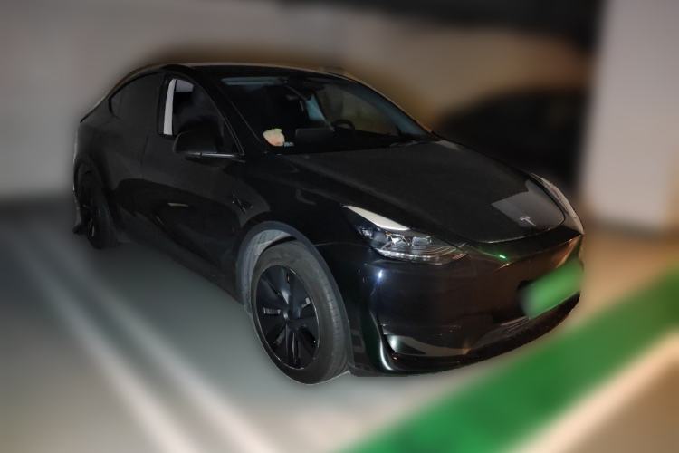 Used Tesla Model Y 2024 Rear-Wheel-Drive Version Front Right 45 Deg