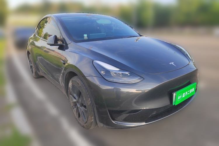 Used Tesla Model Y 2024 Rear-Wheel-Drive Version Front Right 45 Deg
