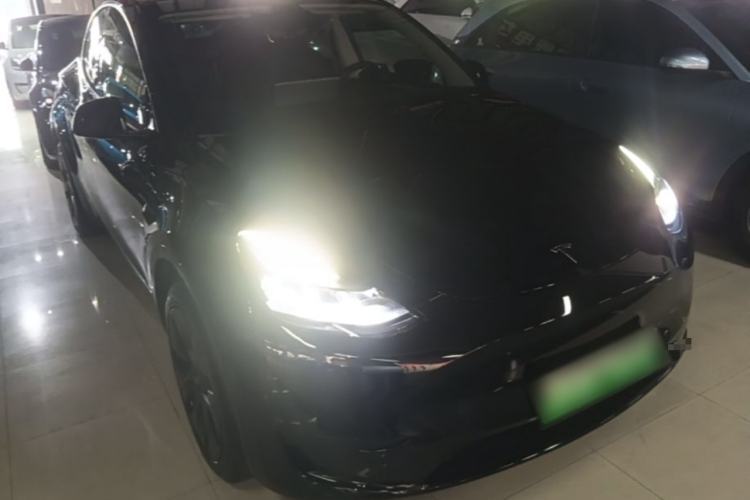 Used Tesla Model Y 2024 Rear-Wheel-Drive Version Front Right 45 Deg