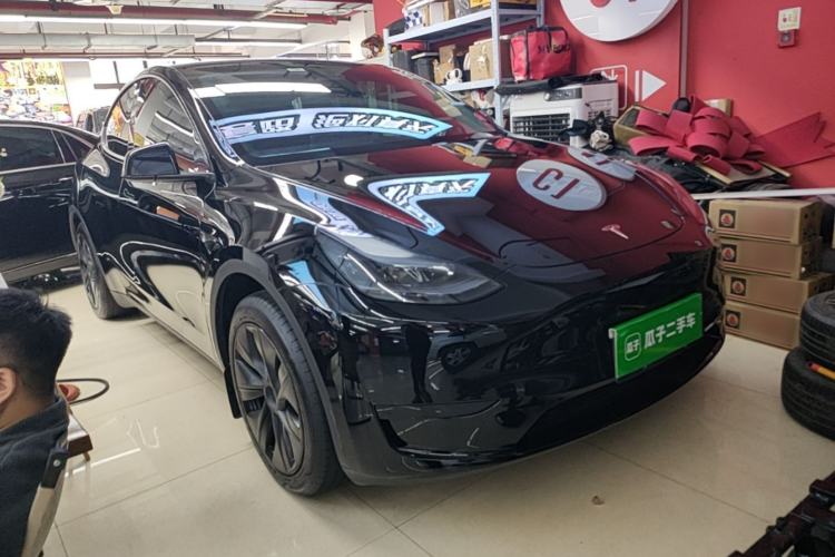 Used Tesla Model Y 2024 Rear-Wheel-Drive Version Front Right 45 Deg