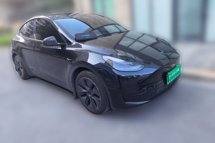 Used Tesla Model Y 2024 Rear-Wheel-Drive Version Front Right 45 Deg