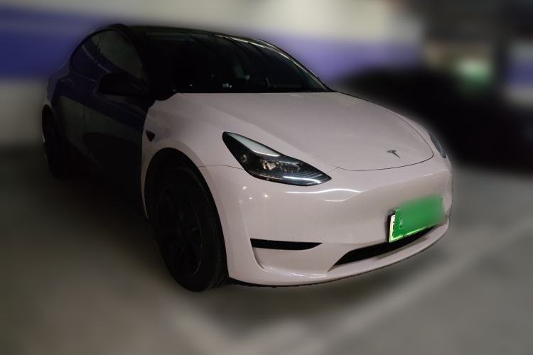 Used Tesla Model Y 2024 Rear-Wheel-Drive Version Front Right 45 Deg