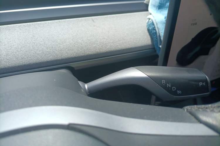 Used Tesla Model Y 2024 Long-Range All-Wheel-Drive Version Gear Lever