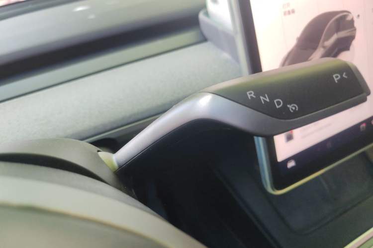 Used Tesla Model Y 2024 Long-Range All-Wheel-Drive Version Gear Lever