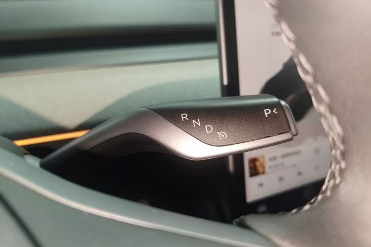 Used Tesla Model Y 2024 Long-Range All-Wheel-Drive Version Gear Lever