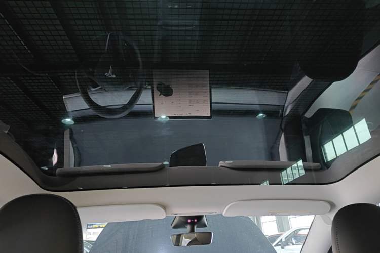 Used Tesla Model Y 2024 Rear-Wheel-Drive Version Headliner