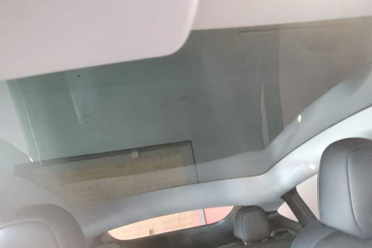 Used Tesla Model Y 2024 Rear-Wheel-Drive Version Headliner