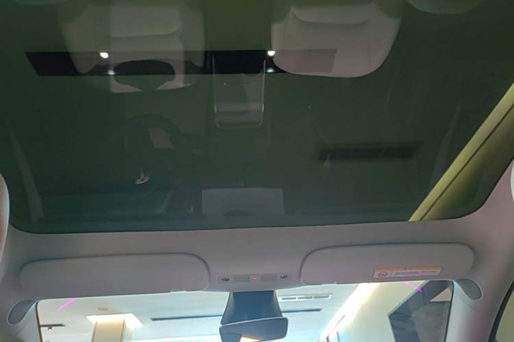 Used Tesla Model Y 2024 Rear-Wheel-Drive Version Headliner
